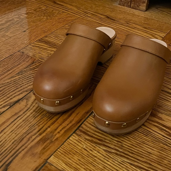 J. Crew Studded Camel Leather Convertible Wooden Clogs - Picture 10 of 12